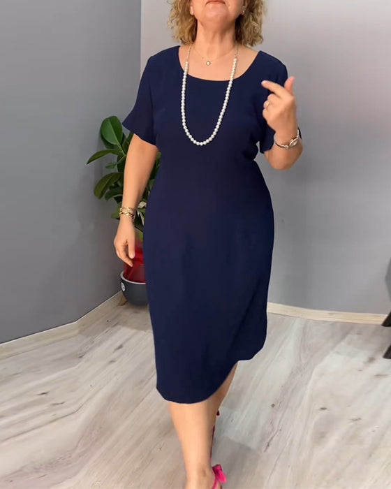 Ensfarget kortermet elegant kjole