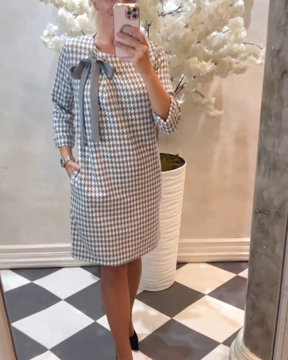Kjole med elegant stil og houndstooth-mønster