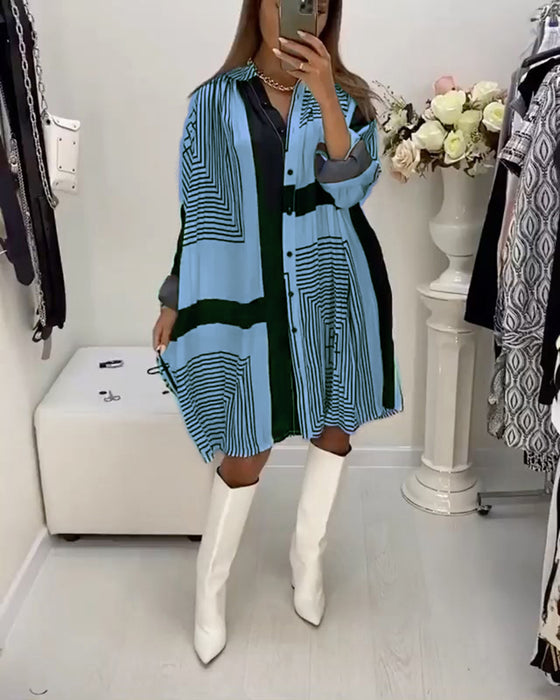 Kjole med knapper og trykk