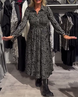 Klänning Med Lapel - Hals - Design Og Modiske Trykte Egenskaper