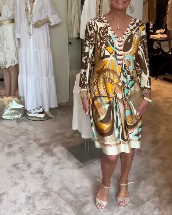 V-hals avslappet kjole med retrotrykk