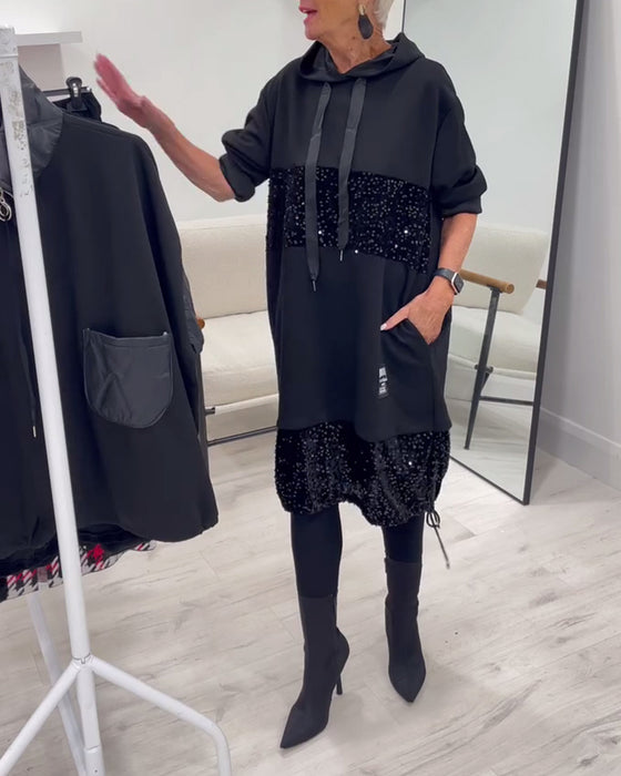 Kjole Med Hette Og Moteriktig Patchwork