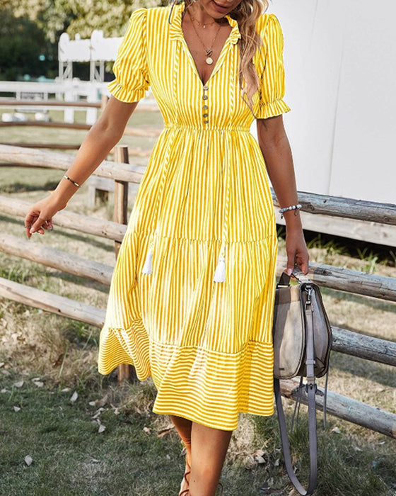 V-hals kjole med stripete trykk