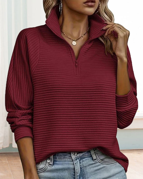 Hudde Med Enkel Farge Og Zip-up Design