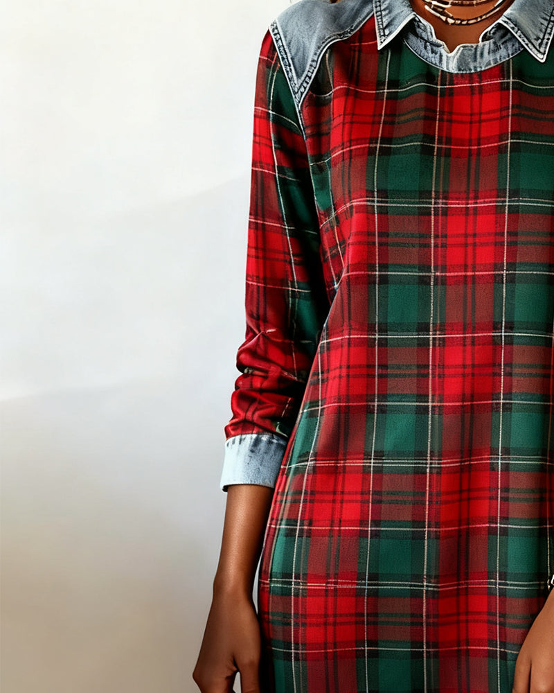 Kjole I Denim Med Lappetæktsdetaljer Og Rutemønster