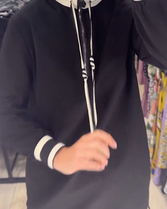 Uformell kjole med lange ermer med stående krage