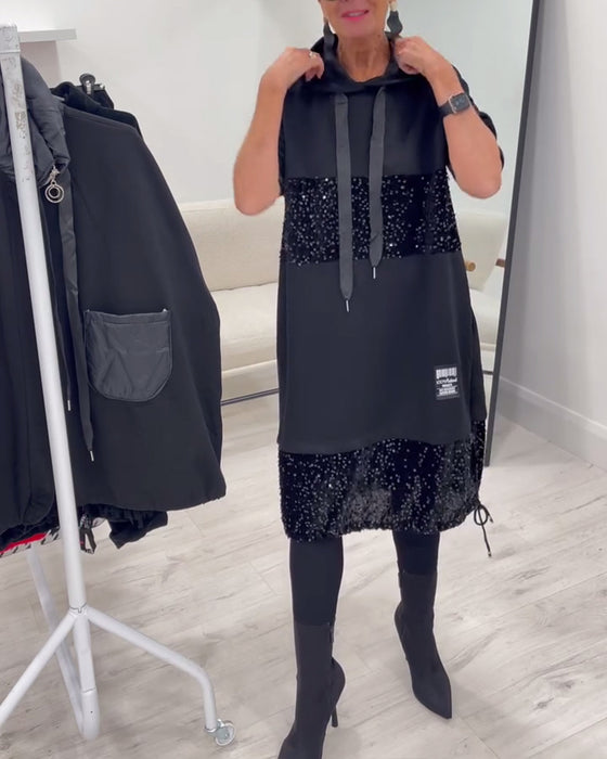Kjole Med Hette Og Moteriktig Patchwork