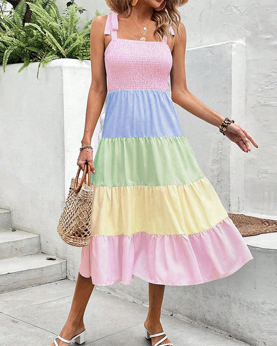 Kjole med kontrastpaneler og stropper