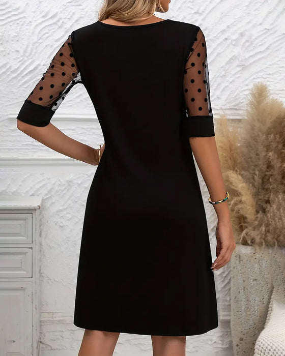 Elegant Kjole Med Tüllpaneler