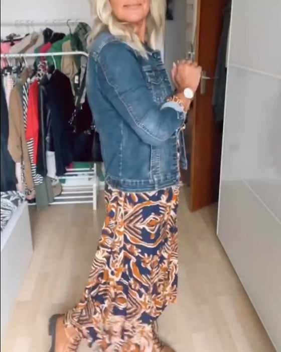 Uformell denimkåpe med jakkeslag med knapper og lange ermer