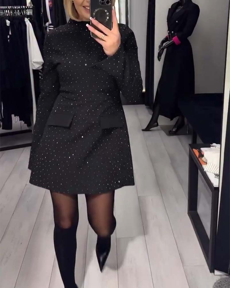 Elegant Kjole Med Subtil Glitring