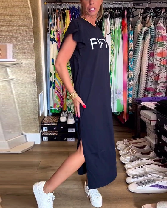 Uformell kjole med volangermer med bokstavtrykk