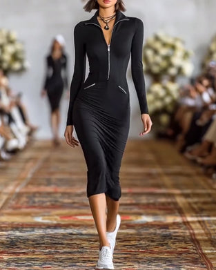 Elegant ensfarget kjole i stretch