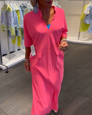 Ensfarget kjole med splitt V-hals