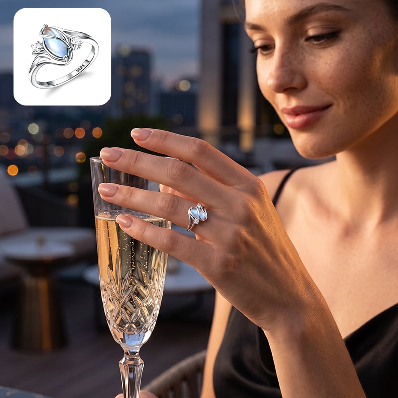Oval måneskingeometrisk ring