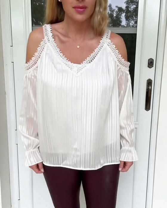 Bluse Med Spiss, Avskjuld Axel Og Folting