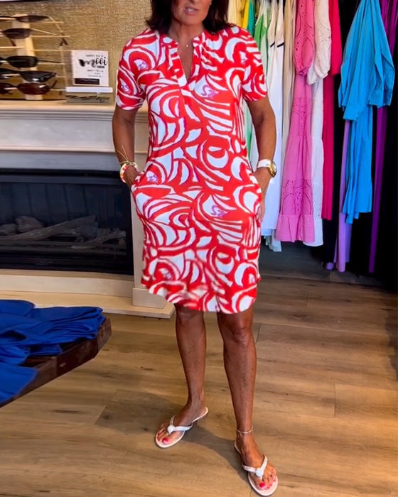 Uformell kjole med korte ermer og trykk