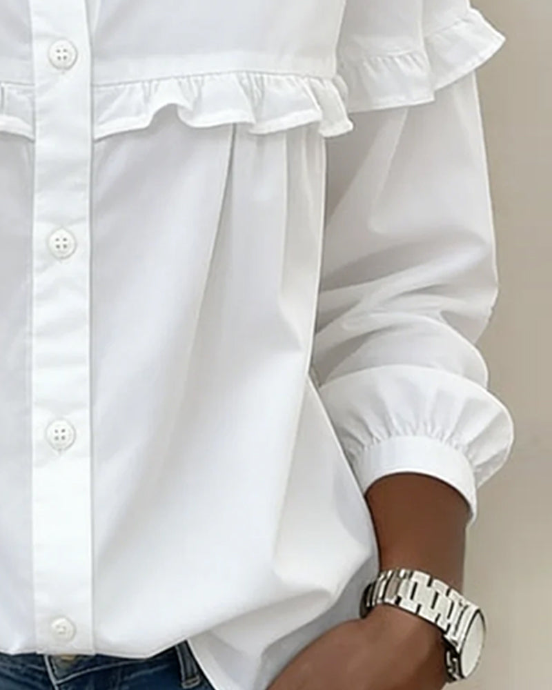 Damebluse avslappet, ensfarget med rysjer