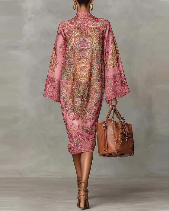 Høyhalset Kjole Med Vintagemønster