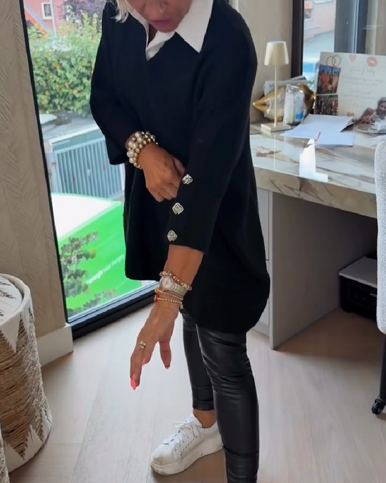 Genser Med V-Hals, Knappet Og Asymmetrisk Egenskaper