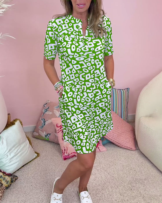 Uformell kjole med V-hals med trykt lomme