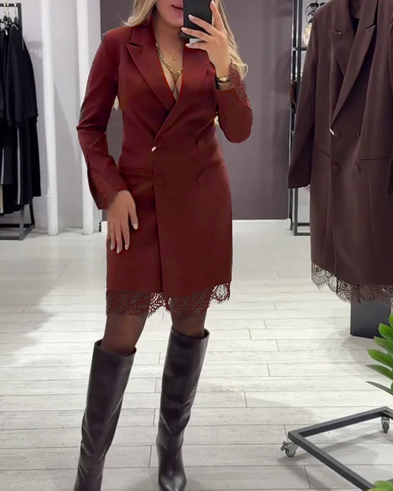 Kjole Med V-Hals Og Innslag For Arbeid