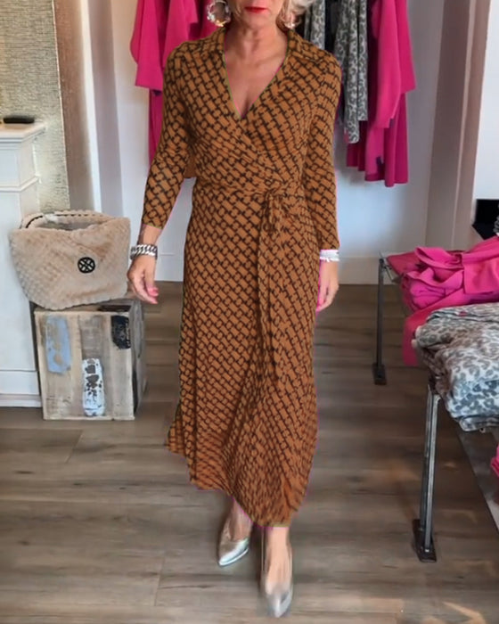 Elegant maxikjole med V-hals
