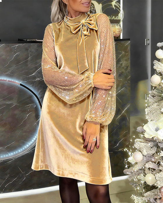 Elegant Kjole Med Lyktermer Og Lappverk