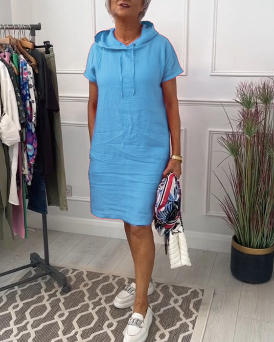 Kortermet avslappet kjole med hette