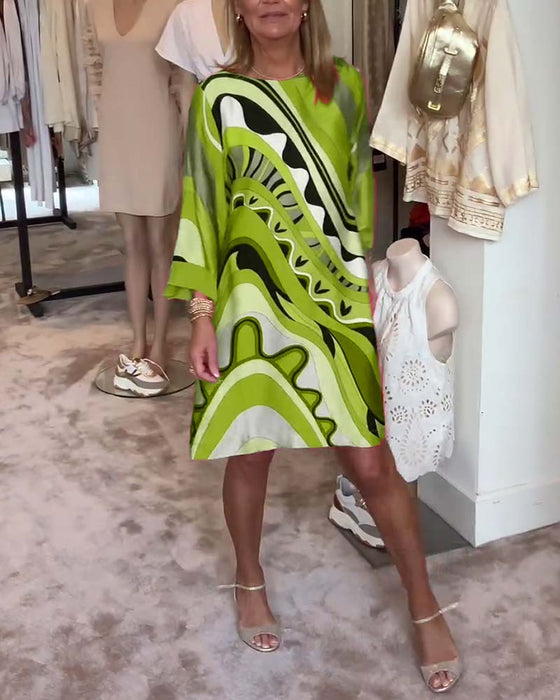 Fasjonabel midi-kjole med rund hals