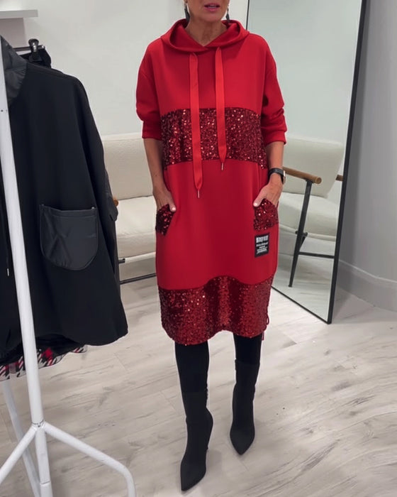 Kjole Med Hette Og Moteriktig Patchwork