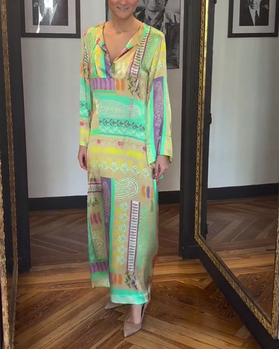 Kjole Med Lange Ermer Og Knytemønster