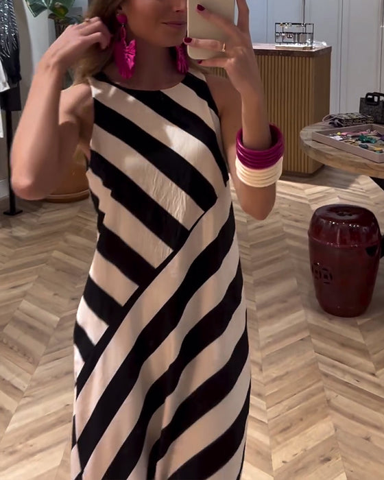 Ermeløs splitkjole med kontraststriper