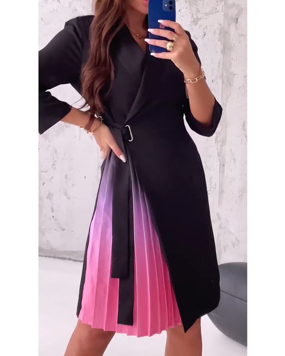 Fasjonabel kjole med snøring og fold