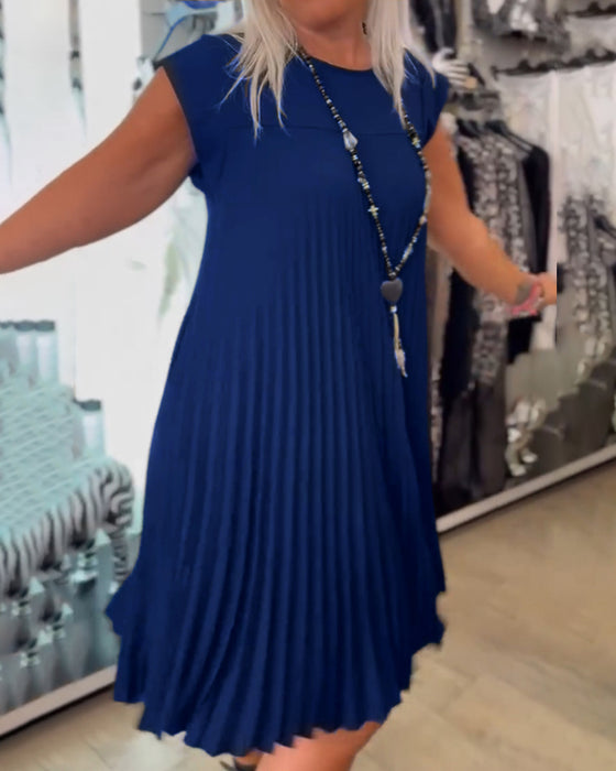 Ensfarget plissert uformell kjole med rund hals