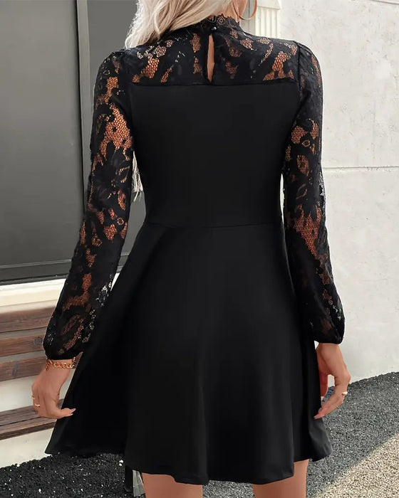 Elegant blondekjole i ensfarget farge