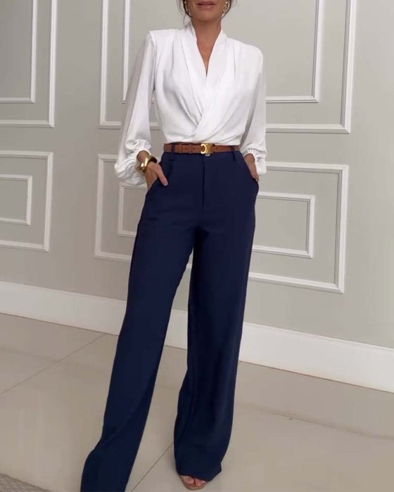 Uformell lomme i ensfarget bukse