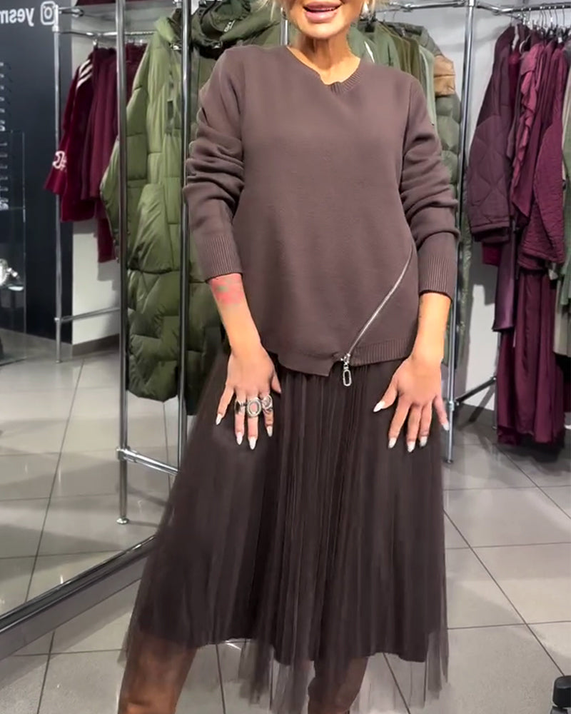 Stilig Sett Med Rundhalset Genser Og Glidelåsdetalj