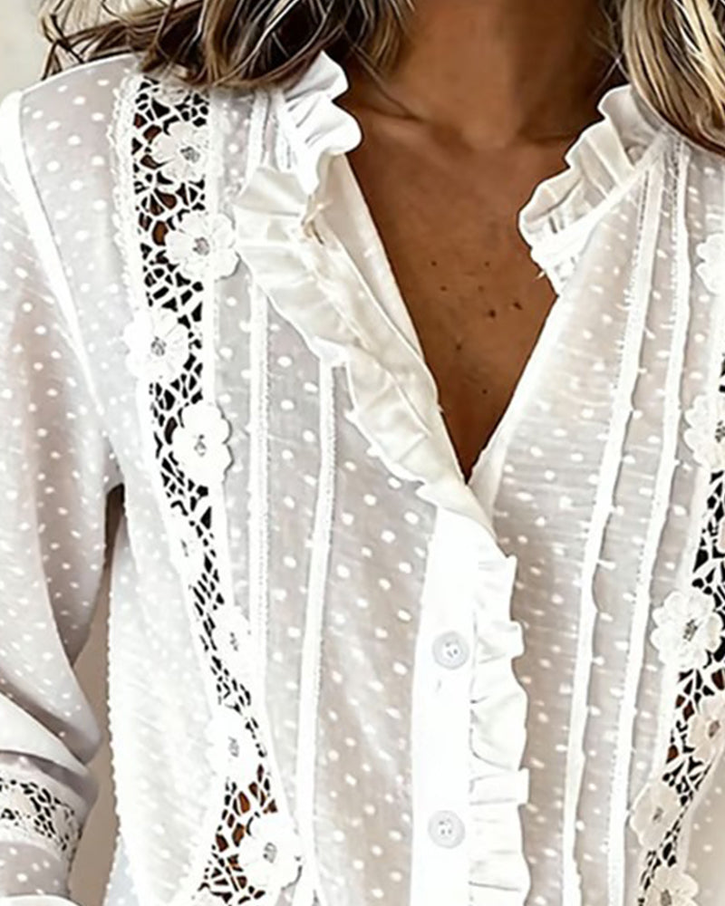 En Allsidig Skjorte Med Rysjekrage Og Lappverk