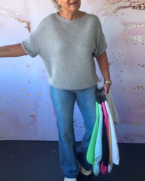 Uformell løs ensfarget genser med rund hals