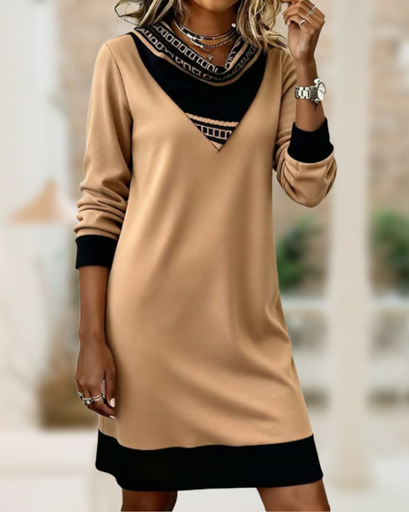 Kjole Med Halsringet Design, Fargeblokkdetalj Och Patchworkkunst