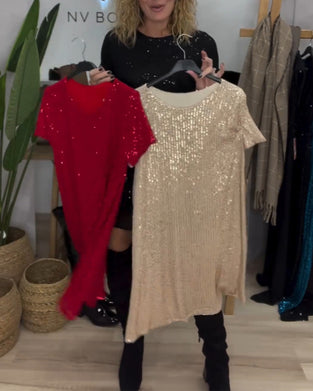 Elegant kjole med rund hals og paljetter