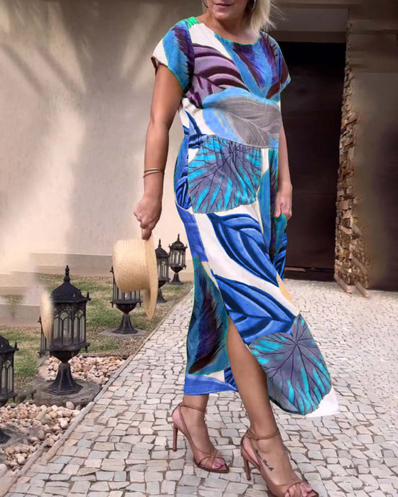 Kortermet kjole med bladtrykk