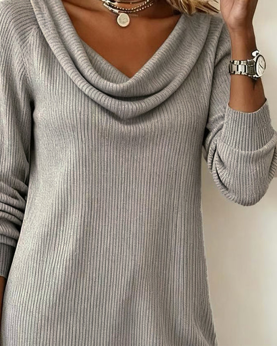 Rett Kjole Med Lange Ermer Og Høy Krage