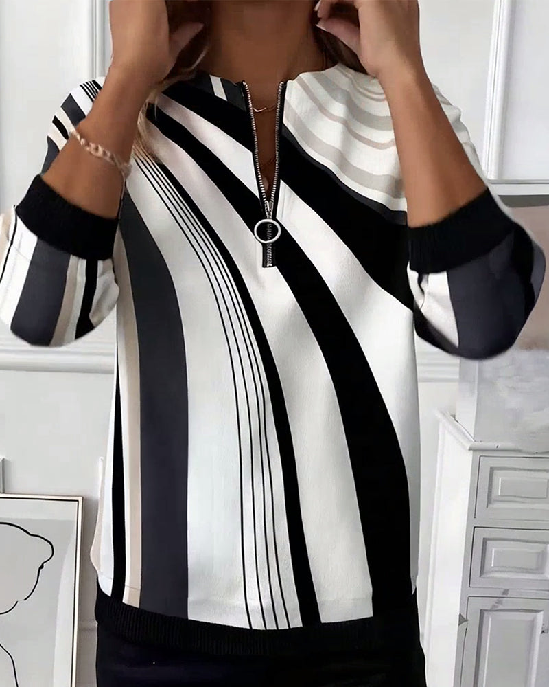 T-skjorte med glidelås og geometrisk trykk