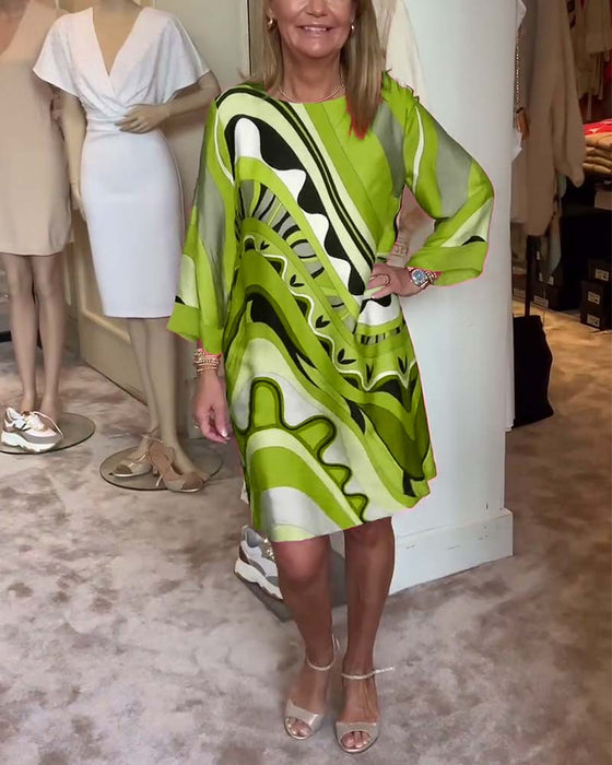 Fasjonabel midi-kjole med rund hals