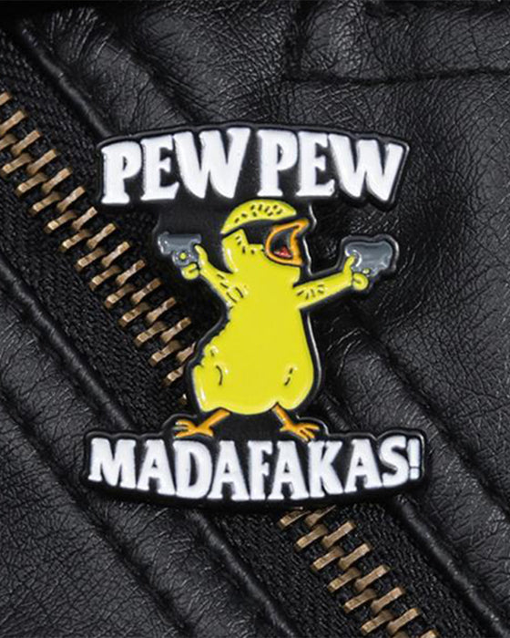 Brosje Med Bokstav & Tegneserie And Design