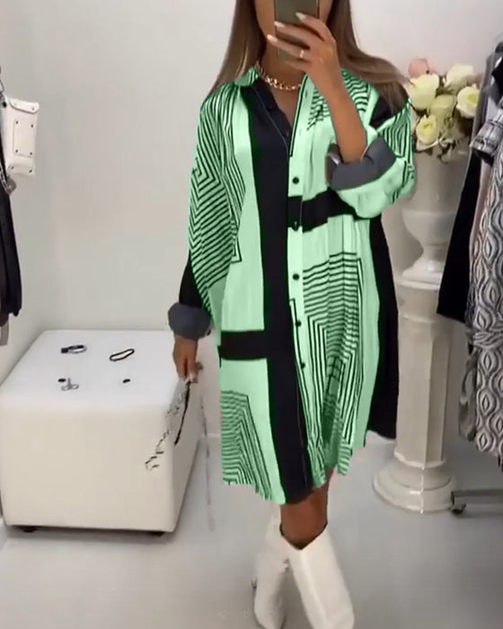 Kjole med knapper og trykk