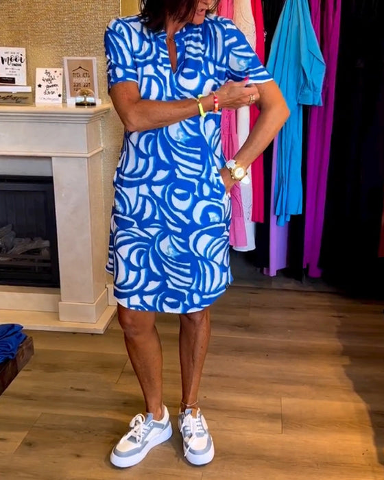 Uformell kjole med korte ermer og trykk