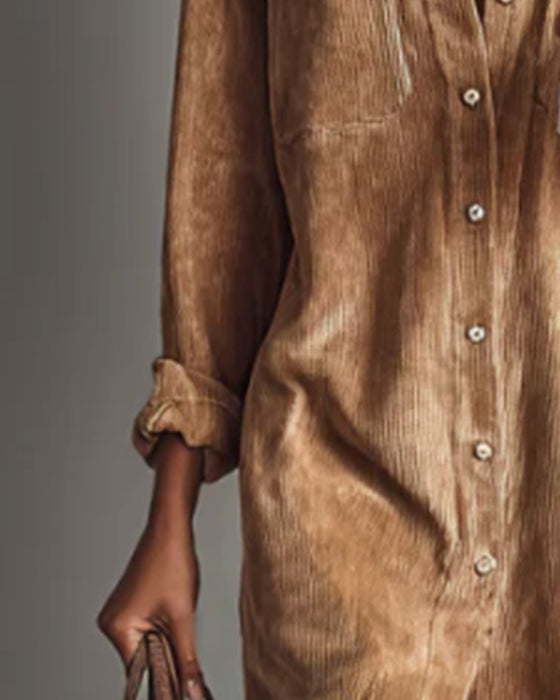 Stilfull Og Elegant Kjole Med Revers